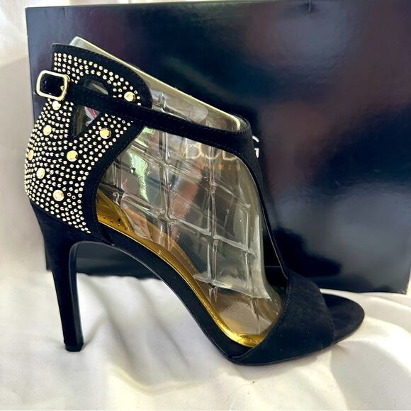 NEW! BCBG Margina Black & Gold Studded Suede T-Strap Stiletto Sandal  8B In Box - Picture 1 of 6